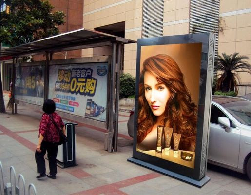 GA Series P4 Poster Led Display W1366*H1920mm Module Size 320*160mm IP65 Outdoor Installation 8000 nits