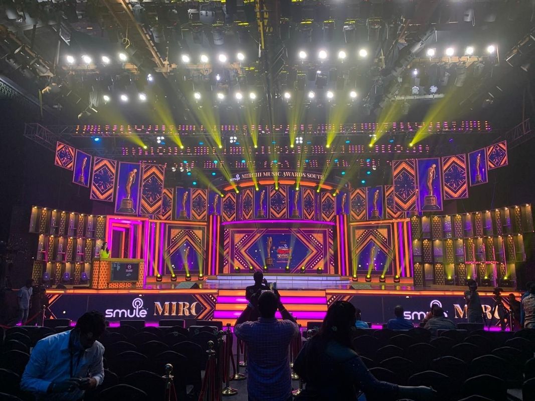 P3.91 P10.4mm Outdoor Mesh LED Didsplay Screen For Rental / Concert Launch Event