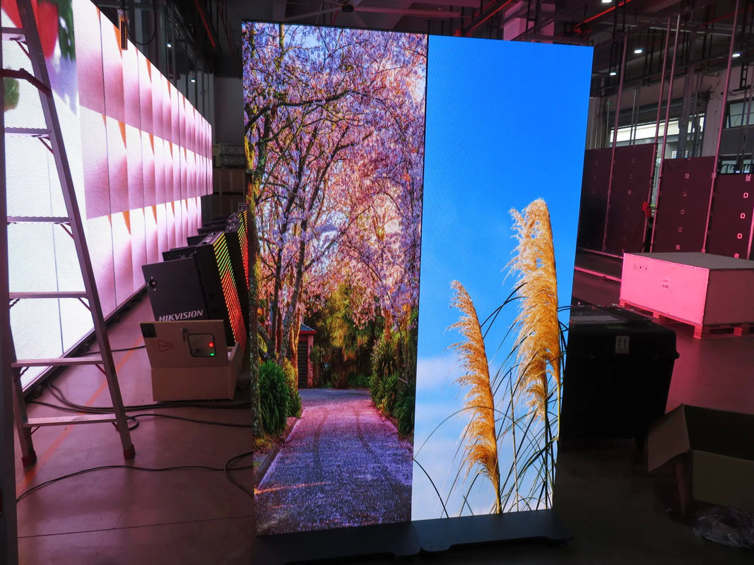 GOB P1.5 P1.8 P2 Indoor Led Poster Screen for Banner Portable Led Video Wall With Wheels for Trade Show Store